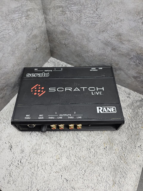 Виниловый проигрыватель Serato Scrach Live