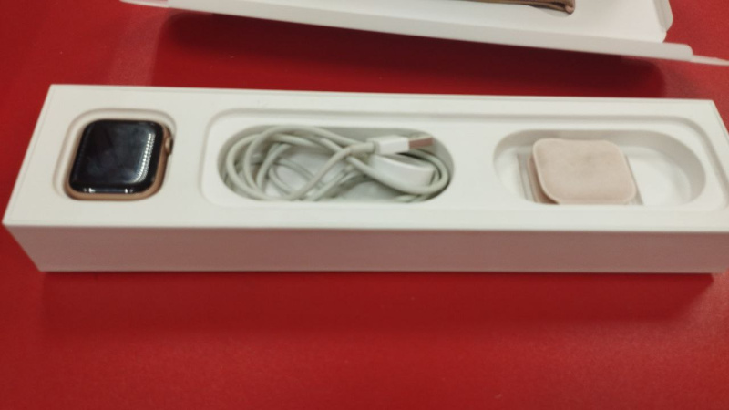 Часы смарт Apple Watch 4 Series 40mm