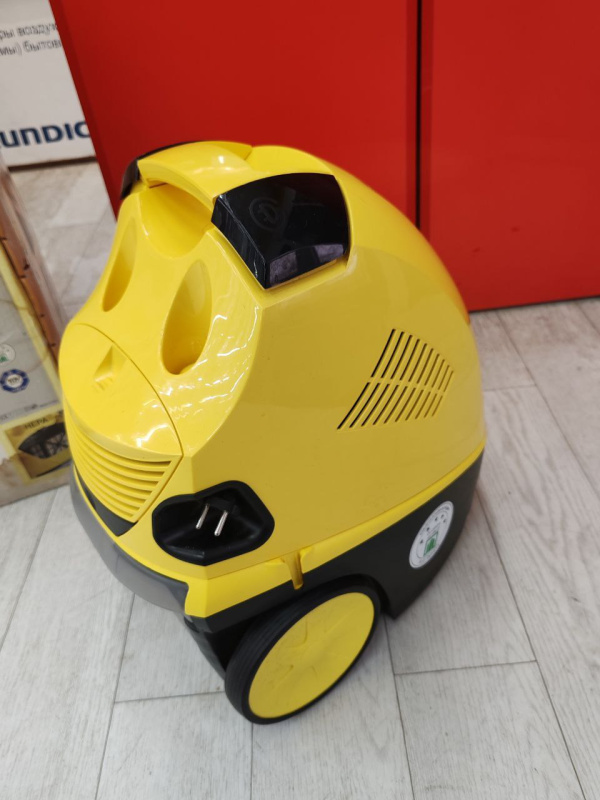 Пылесос Karcher DS5500