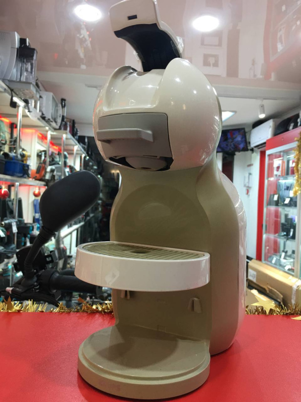 Кофемашина Nescafe dolche gusto