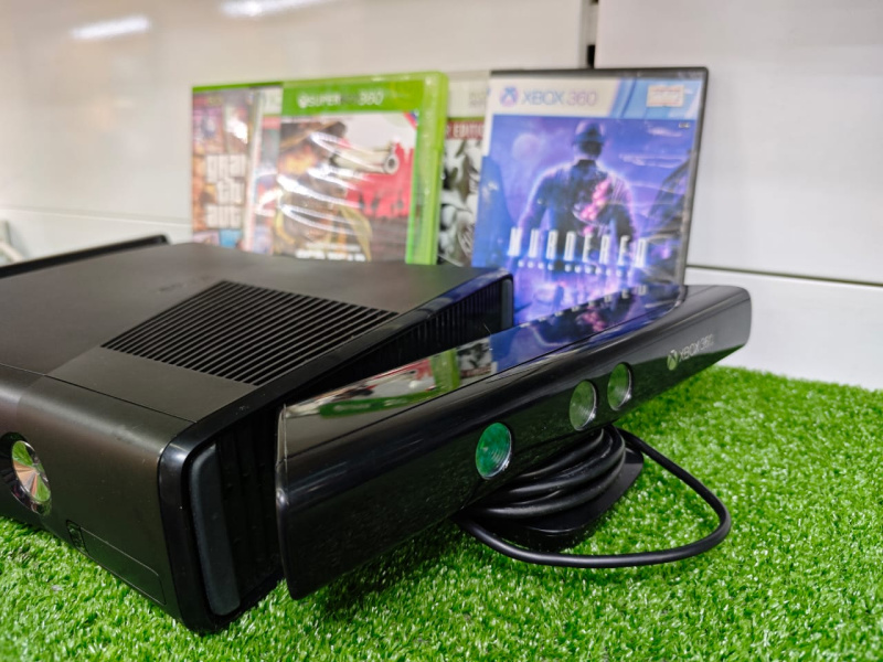 Игровая приставка Xbox 360