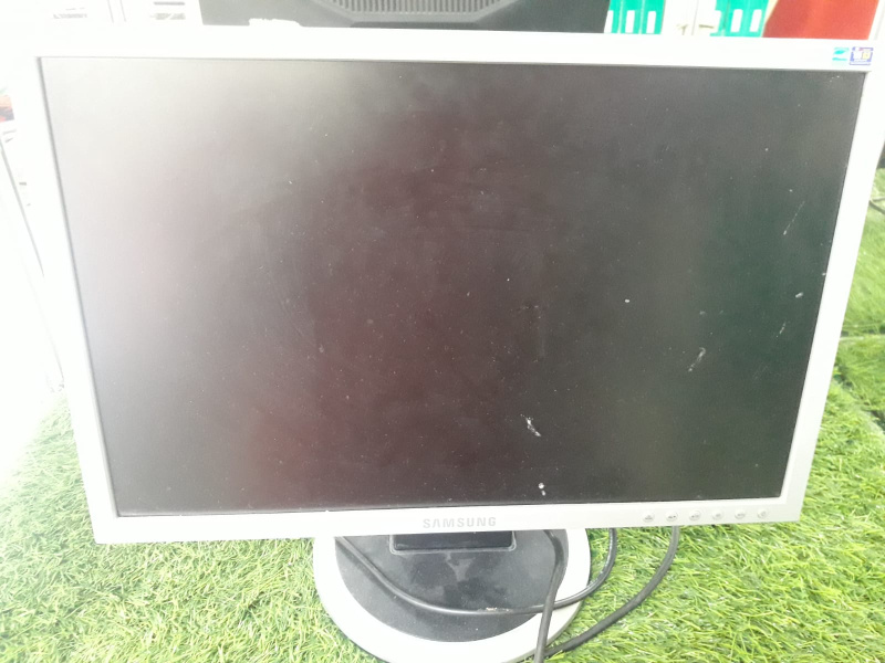 Монитор Samsung SyncMaster 940NW