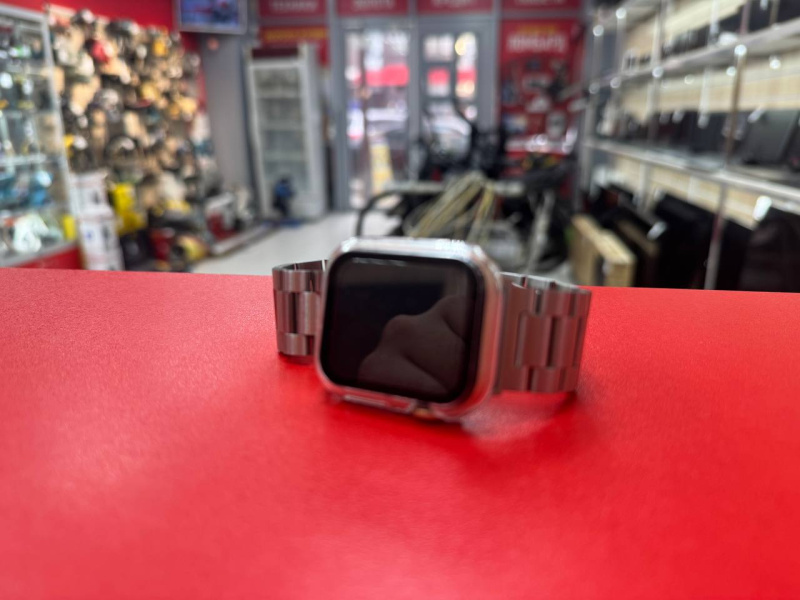 Часы смарт Apple SE 2020